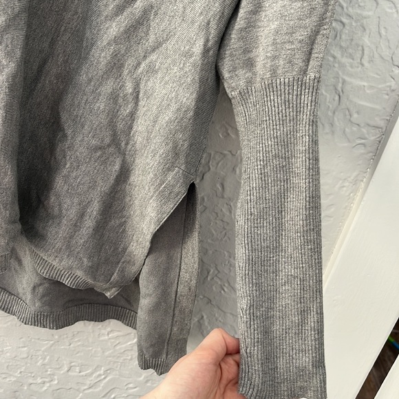 NWT Joe Fresh Active top - Picture 3 of 4